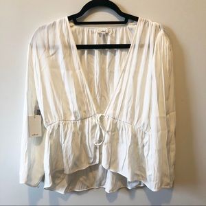 Aritzia/Wilfred Babydoll front tie silk top